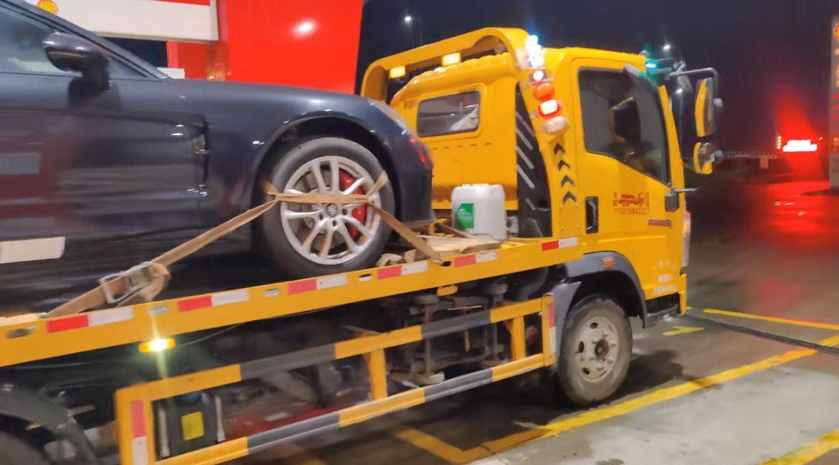 苗栗行车途中遇到突发状况该如何呼叫道路救援？